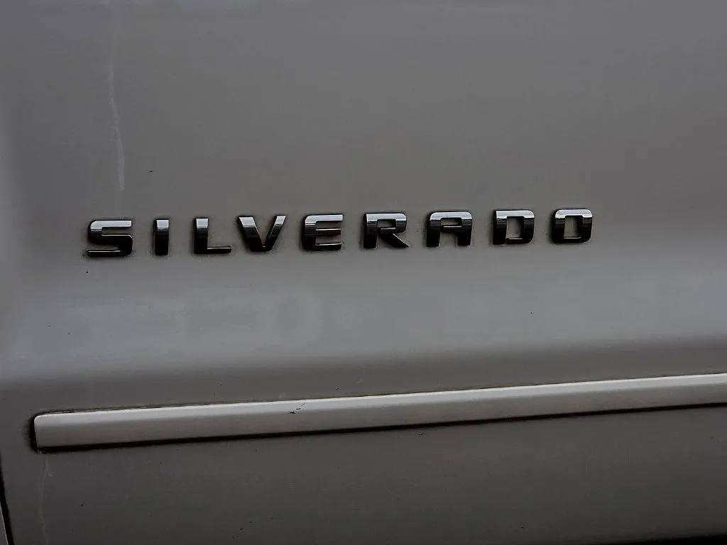 Chevrolet Silverado photo 10
