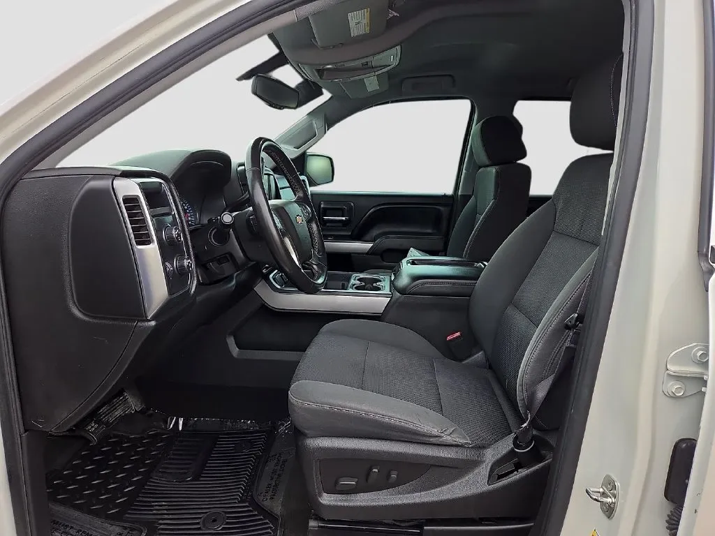 Chevrolet Silverado photo 19