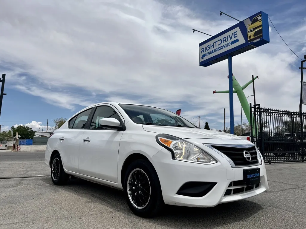 2018 Nissan Versa 1.6 SV for sale in El Paso, TX