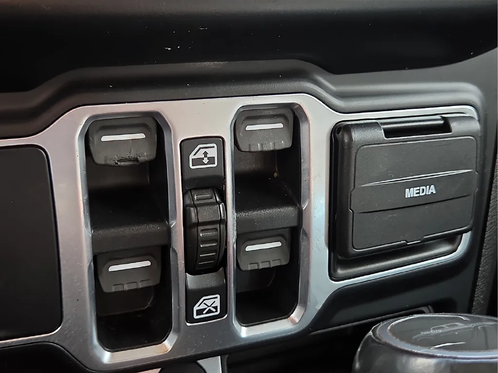Jeep Gladiator photo 20