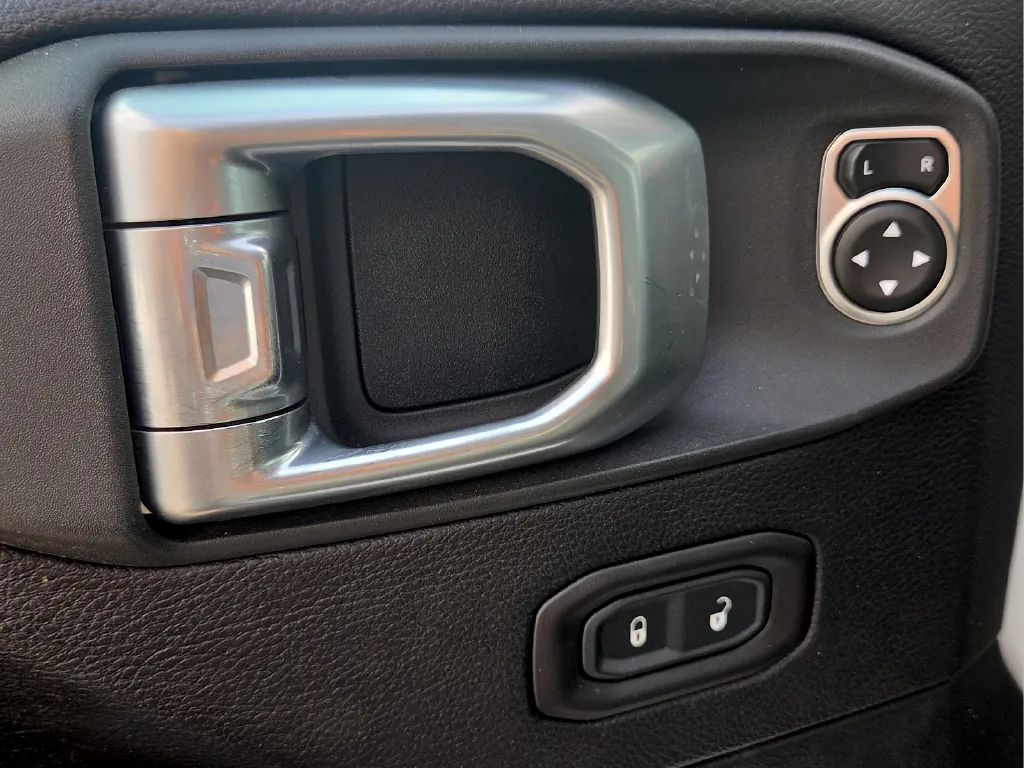 Jeep Gladiator photo 17