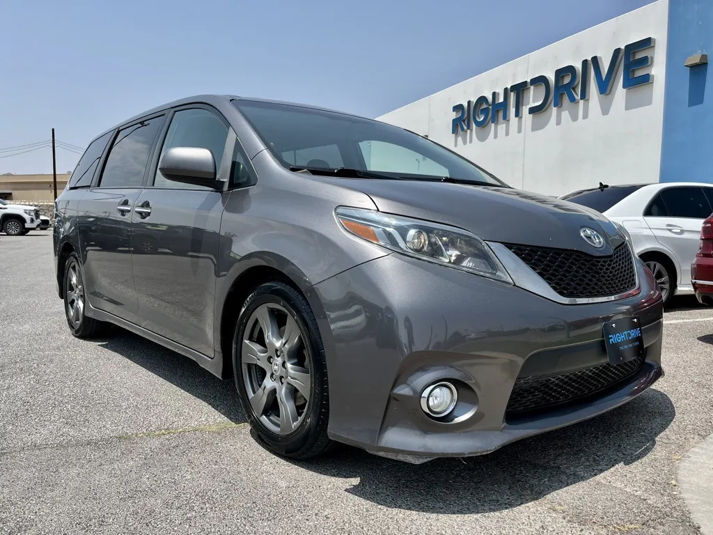 Used 2017 Toyota Sienna SE Premium for sale in El Paso, TX