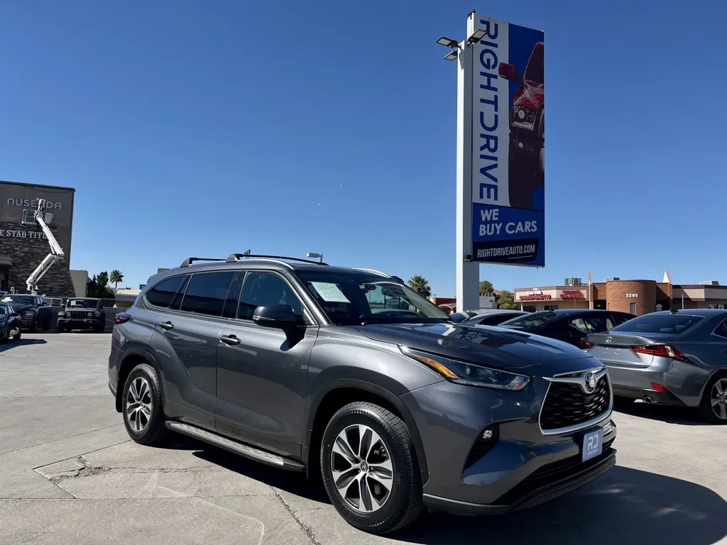 2021 Toyota Highlander XLE for sale in El Paso, TX