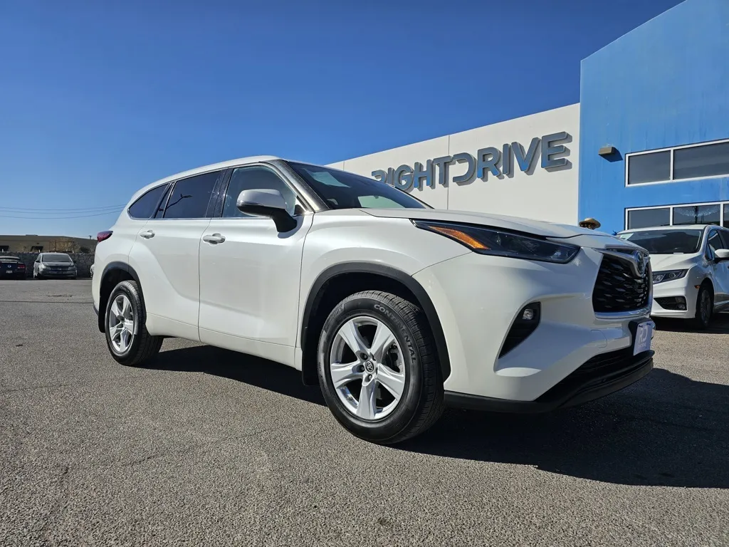 Used 2021 Toyota Highlander LE for sale in El Paso, TX | VIN ...