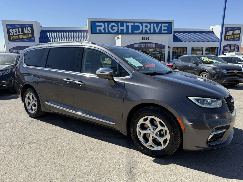 2022 Chrysler Pacifica Limited for sale in El Paso, TX