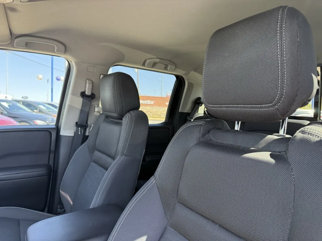 2024 Nissan Frontier SV photo 22