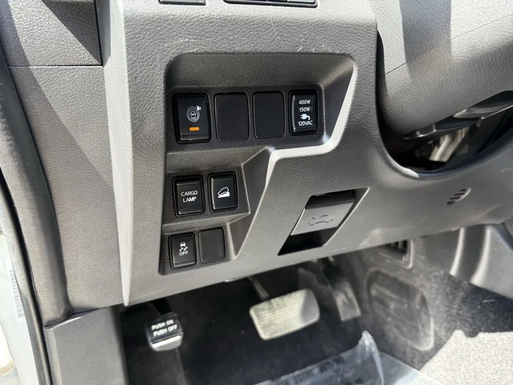 2024 Nissan Frontier SV photo 6