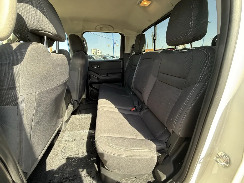 2024 Nissan Frontier SV photo 16