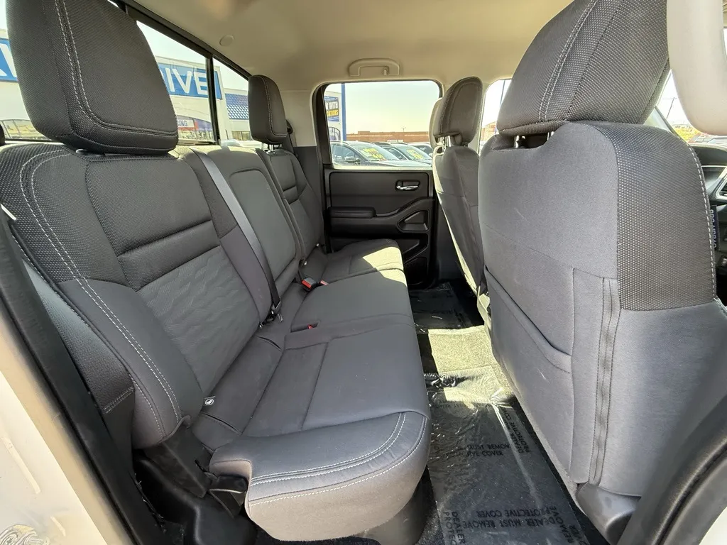 2024 Nissan Frontier SV photo 25