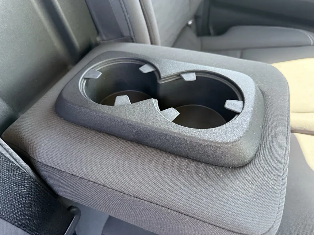 2024 Nissan Frontier SV photo 17