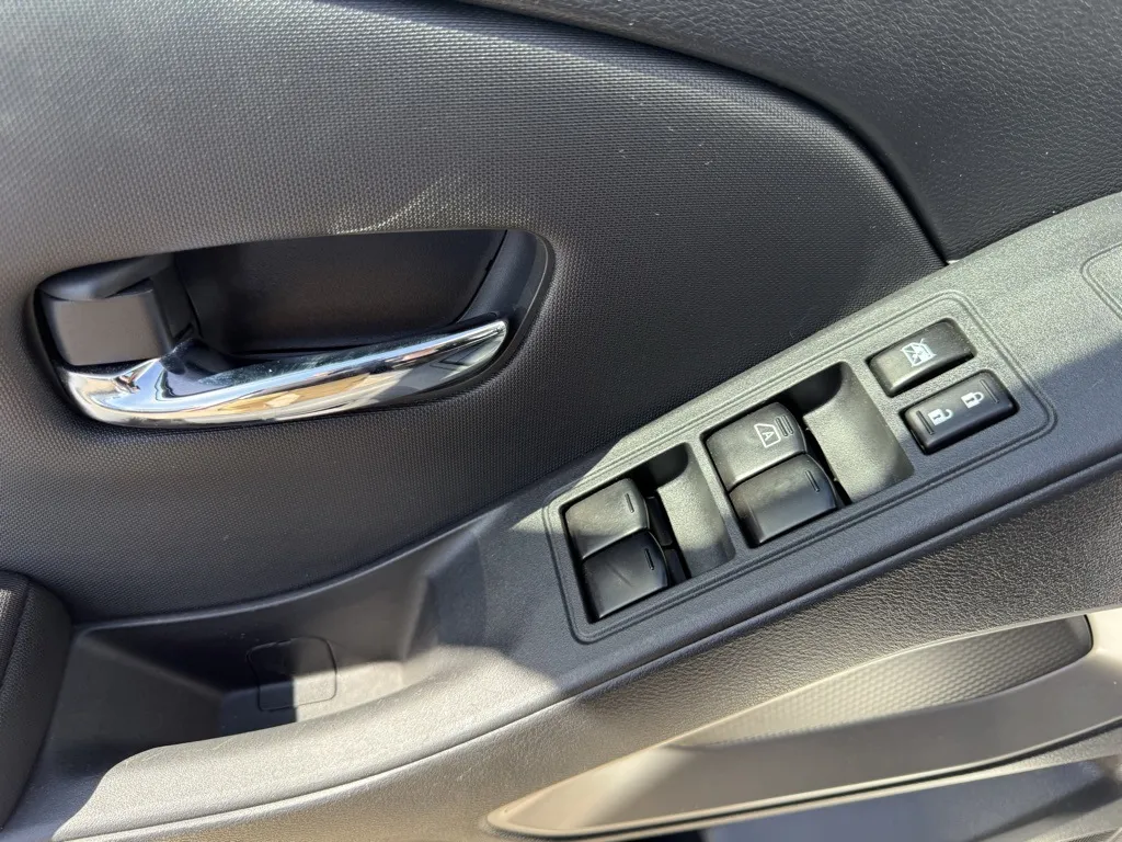 2024 Nissan Frontier SV photo 21
