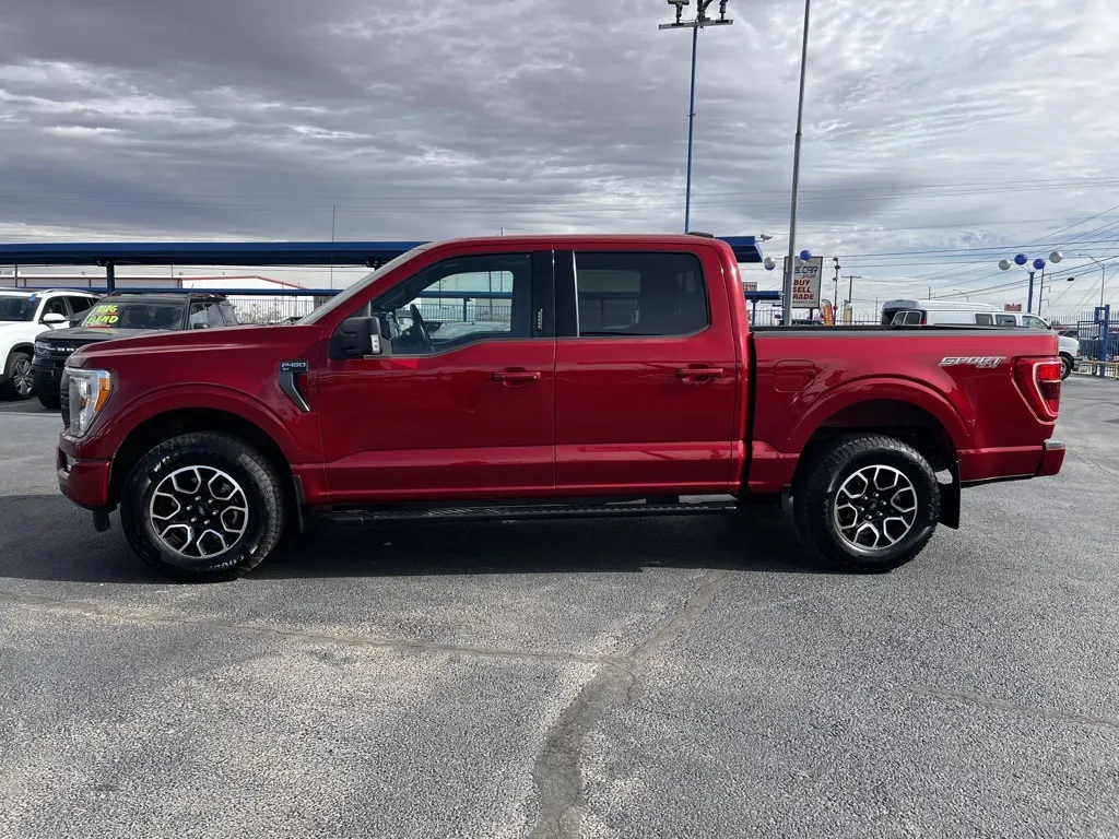 2021 Ford F-150 XLT photo 2