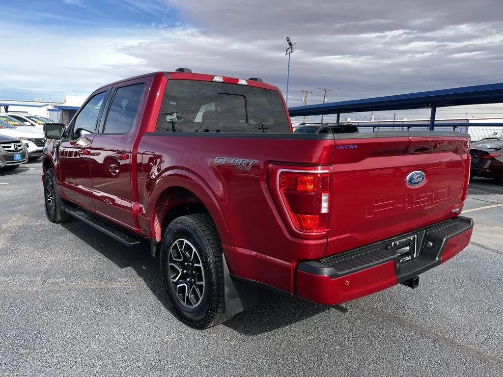 2021 Ford F-150 XLT photo 13