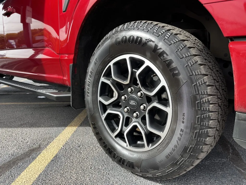 2021 Ford F-150 XLT photo 24