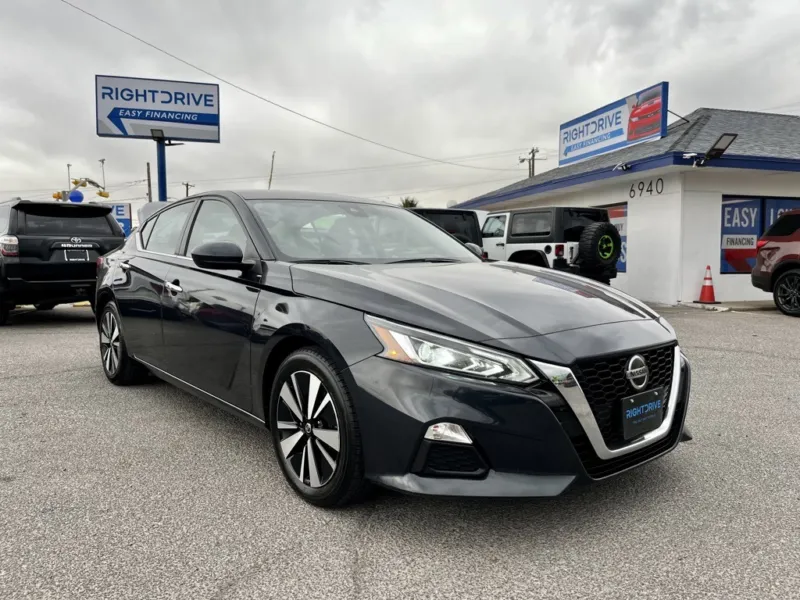 2021 Nissan Altima 2.5 SV for sale in El Paso, TX
