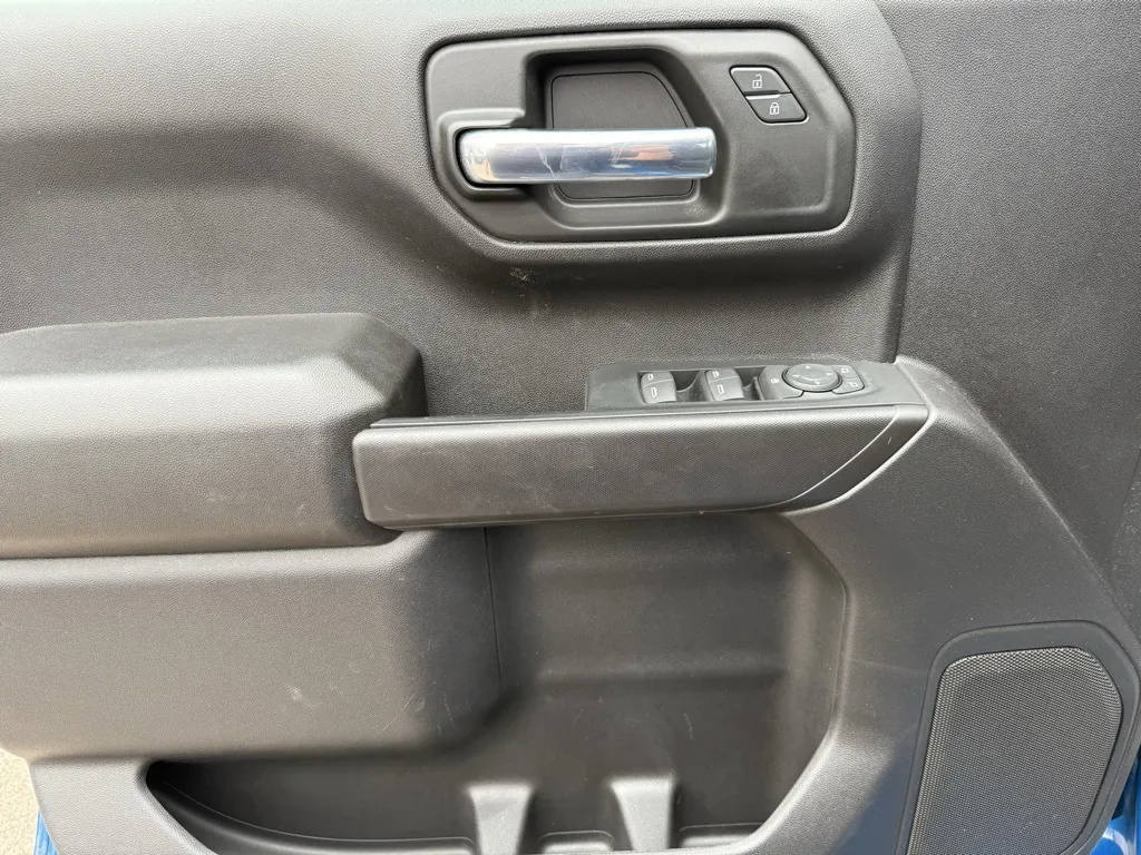 2023 Chevrolet Silverado 1500 Custom Trail Boss photo 4