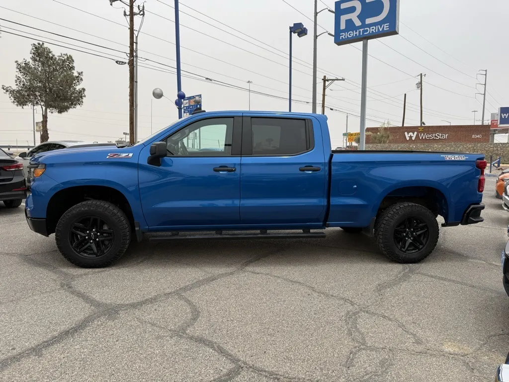 2023 Chevrolet Silverado 1500 Custom Trail Boss photo 2