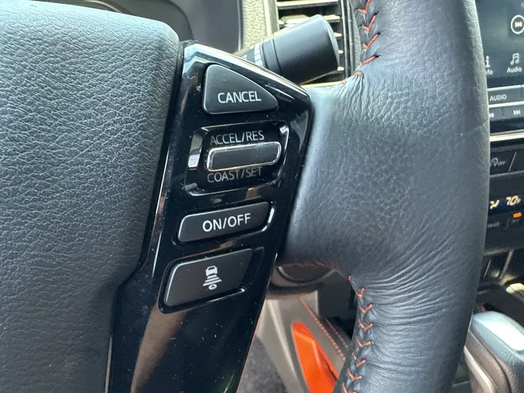 2024 Nissan Frontier PRO-X photo 5