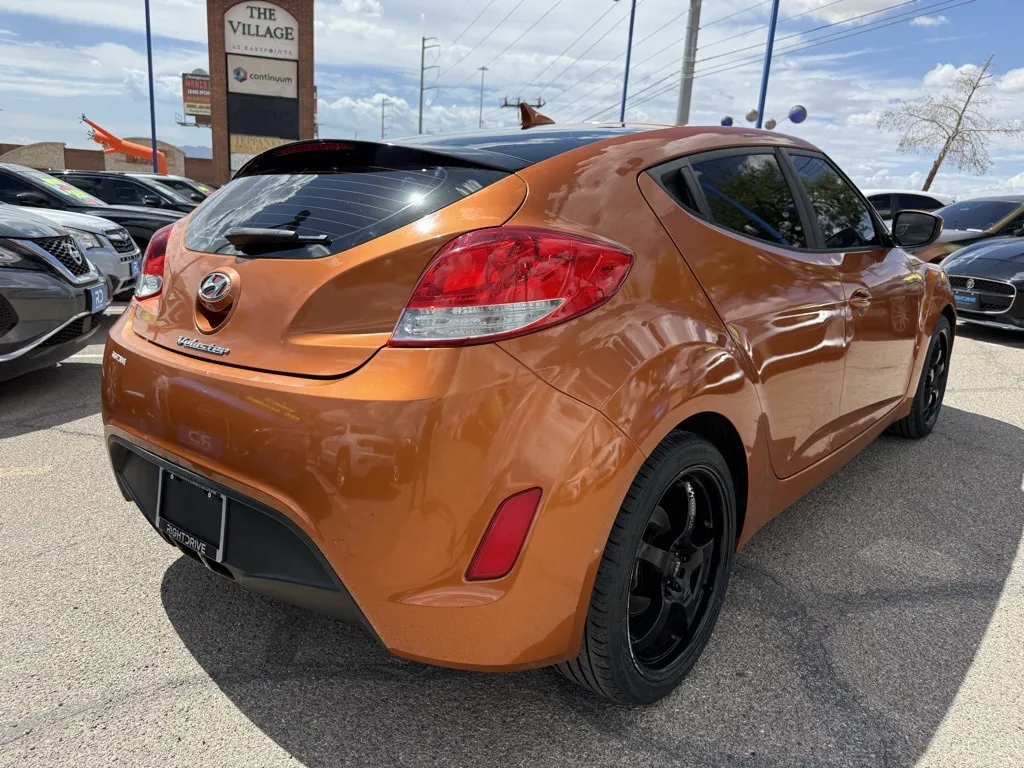 2016 Hyundai Veloster Turbo R-Spec Rally Edition photo 2