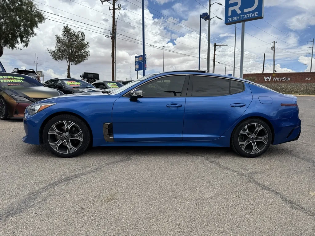 2021 Kia Stinger GT-Line photo 2