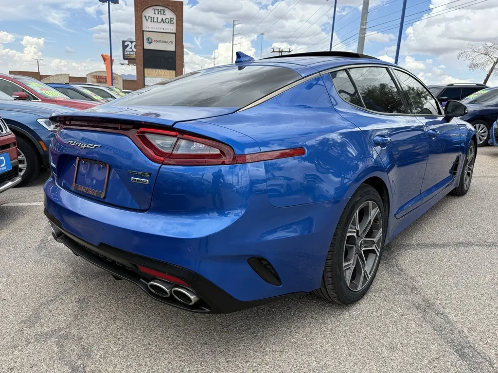 2021 Kia Stinger GT-Line photo 3