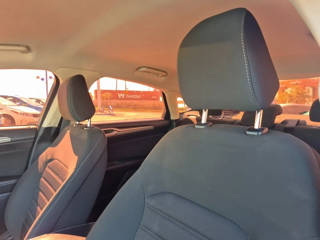 2020 Ford Fusion SE photo 20