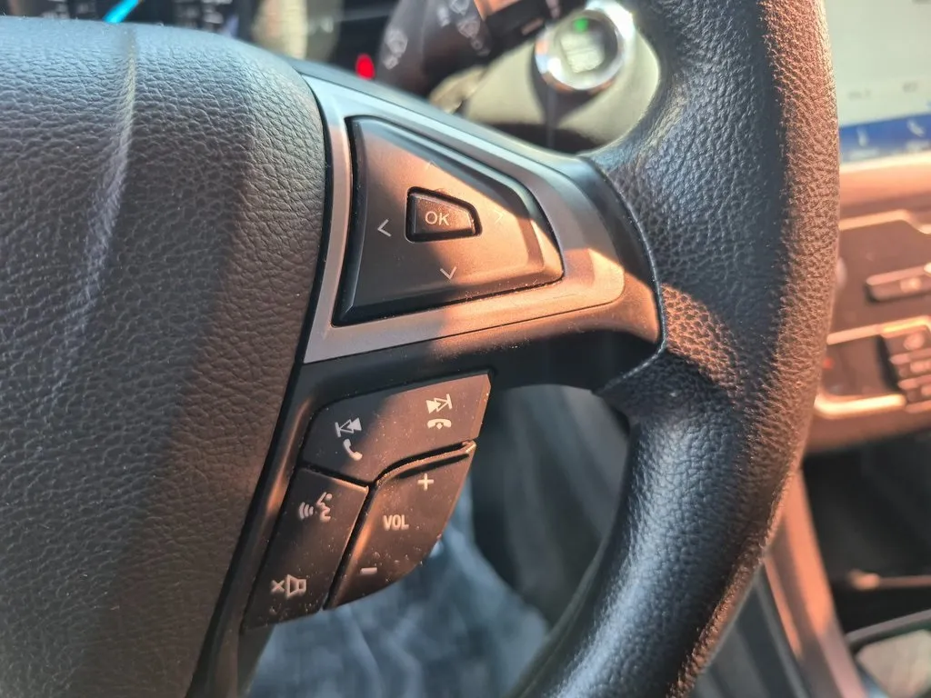 2020 Ford Fusion SE photo 21
