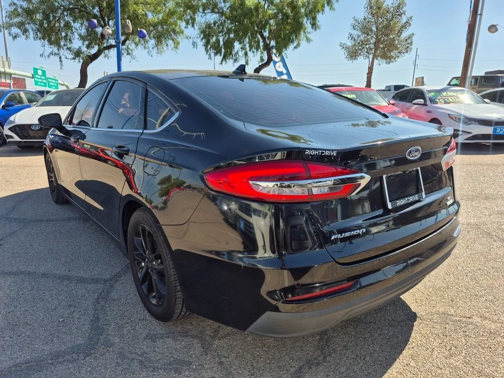 2020 Ford Fusion SE photo 9