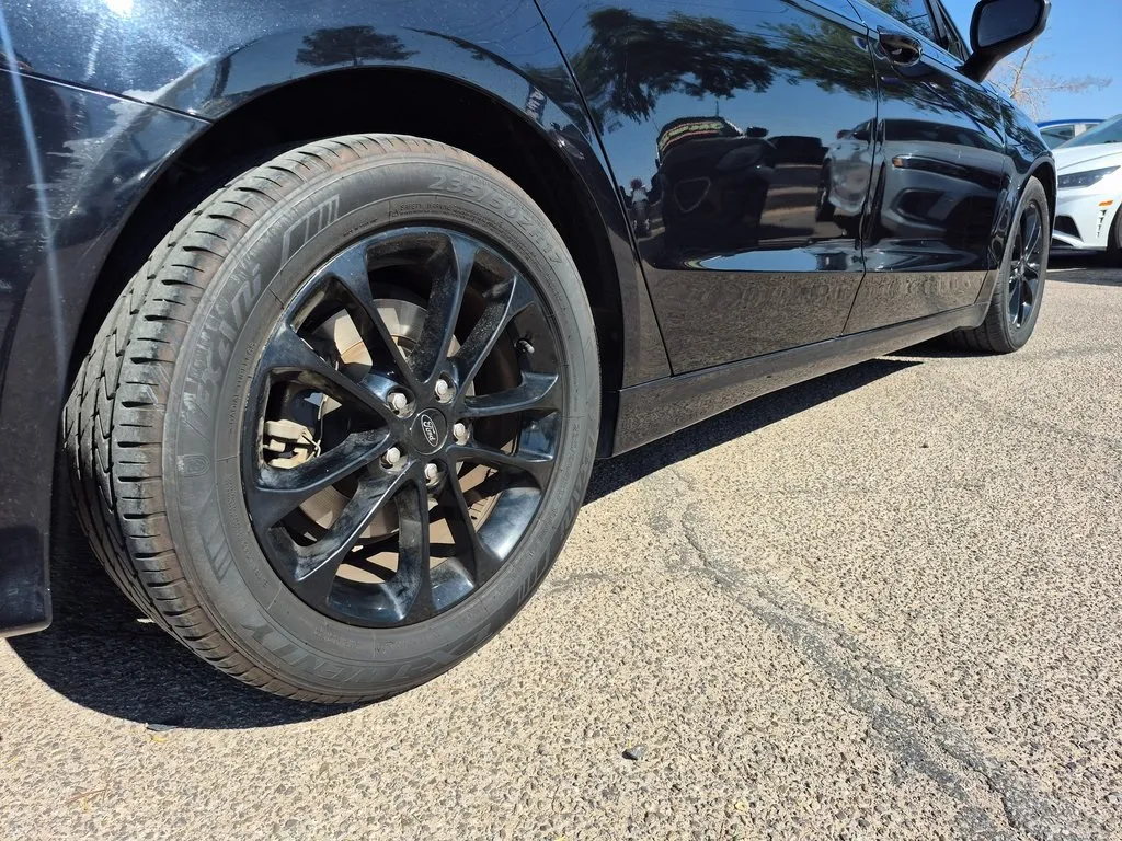 2020 Ford Fusion SE photo 19