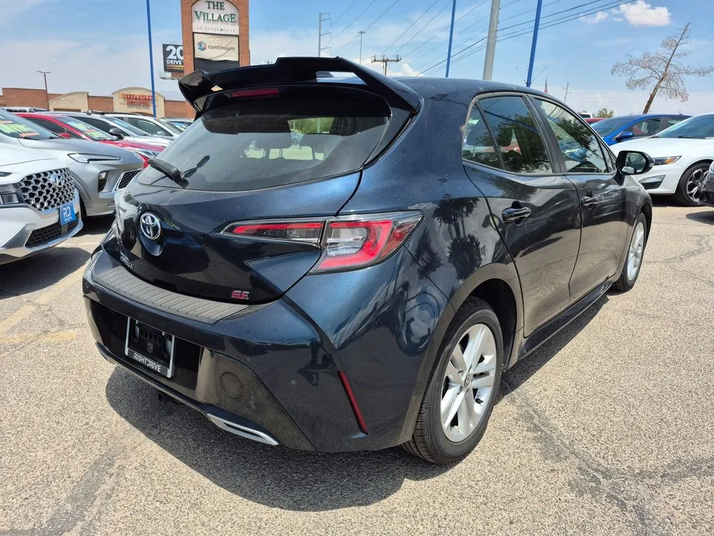 2020 Toyota Corolla SE photo 3
