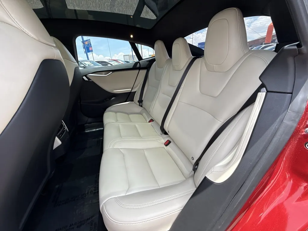 2021 Tesla Model S Long Range photo 13