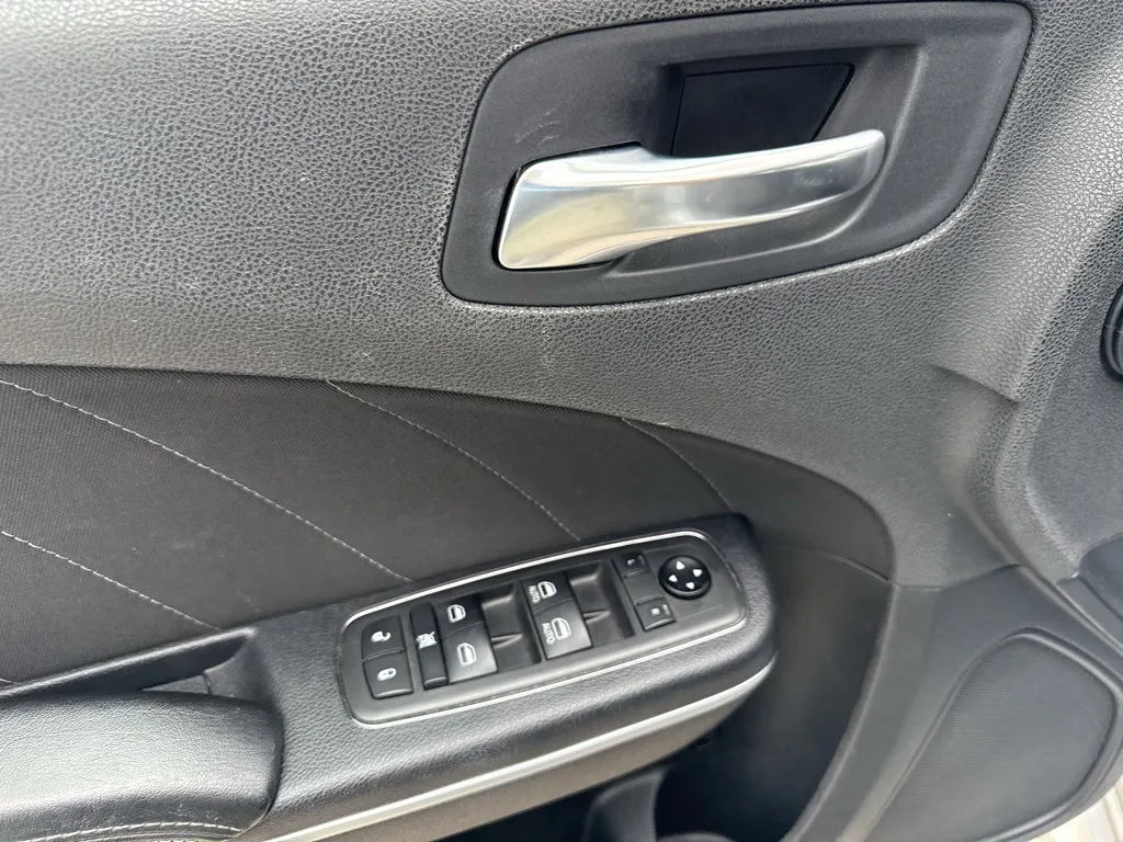 2021 Dodge Charger R/T photo 4