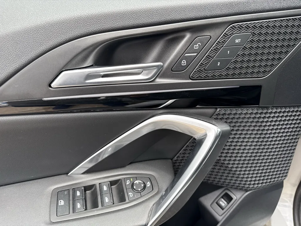 2023 Bmw X1 XDrive28i photo 4