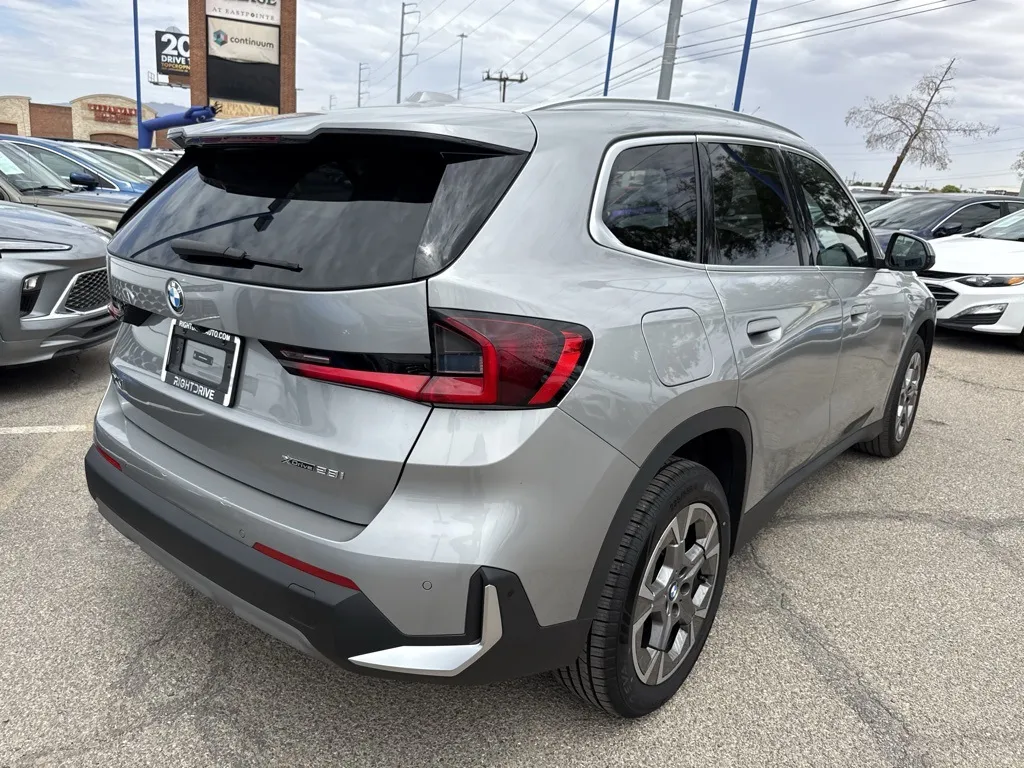 2023 Bmw X1 XDrive28i photo 3