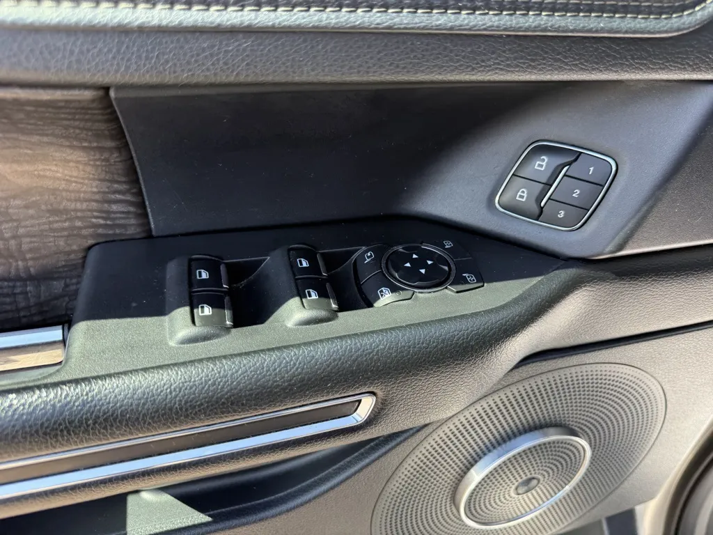 2019 Ford Expedition Limited photo 4