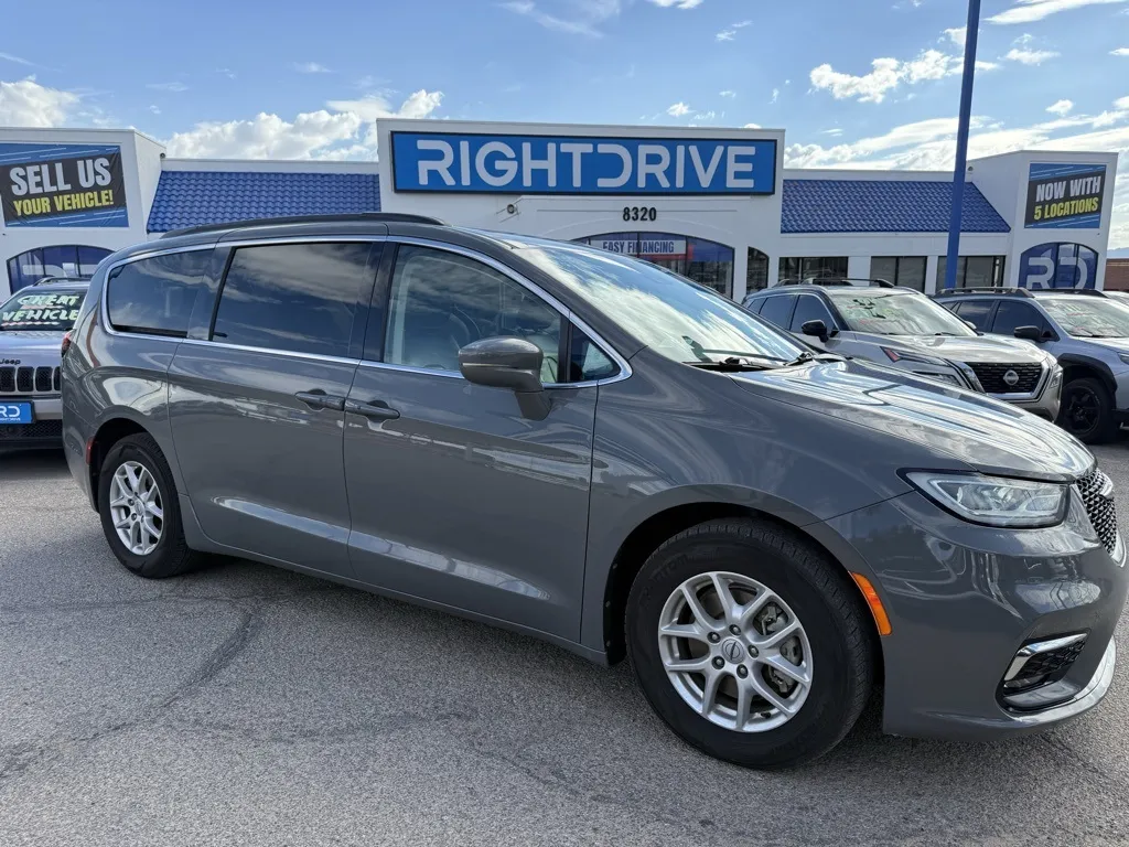 Gray 2022 Chrysler Pacifica Touring L for sale in El Paso, TX