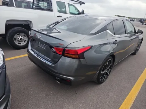 More photos of 2023 Nissan Altima 2.5 SR at RightDrive - El Paso, TX