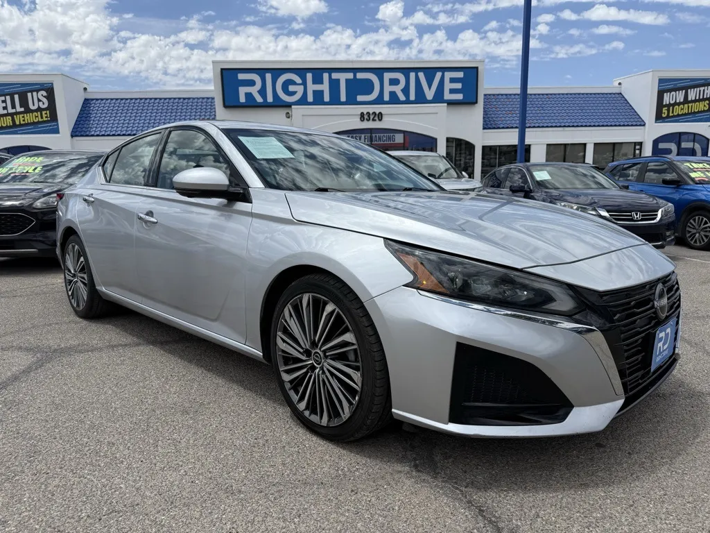 Silver 2023 Nissan Altima 2.5 SL for sale in El Paso, TX