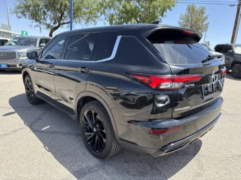 More photos of 2023 Mitsubishi Outlander SE Black Edition at RightDrive - El Paso, TX