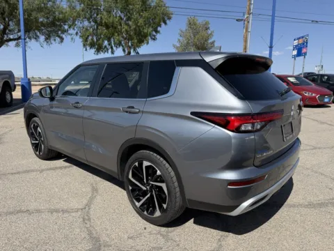 More photos of 2024 Mitsubishi Outlander SE at RightDrive - El Paso, TX