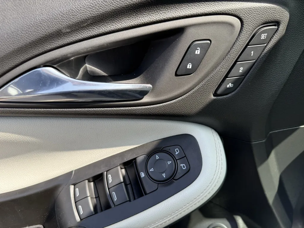 2024 Buick Encore GX Avenir photo 4