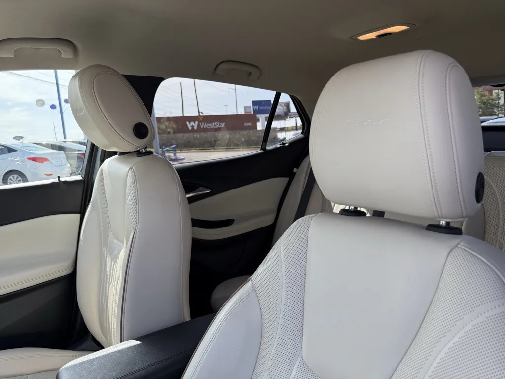 2024 Buick Encore GX Avenir photo 5