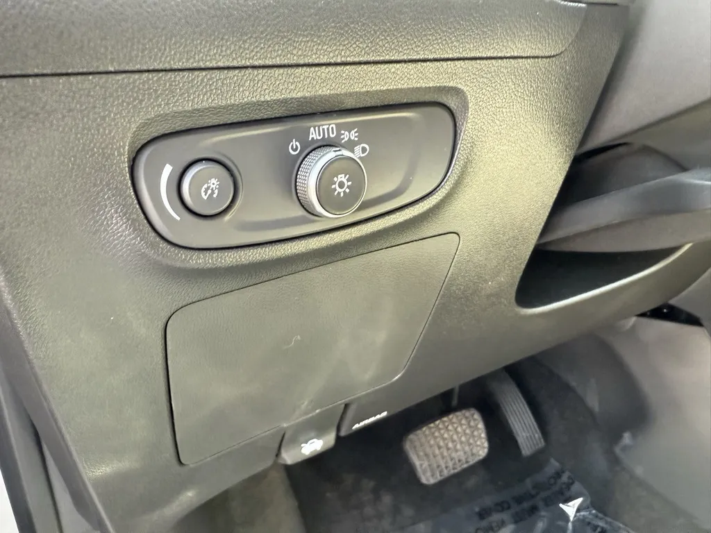 2024 Buick Encore GX Avenir photo 6