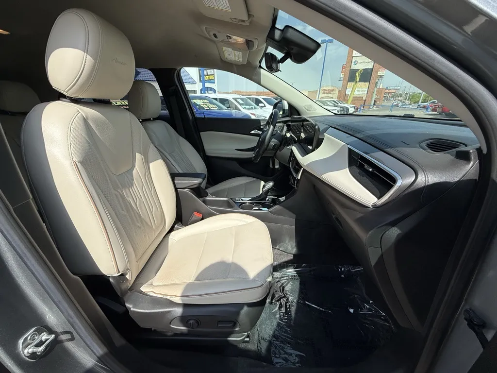 2024 Buick Encore GX Avenir photo 17