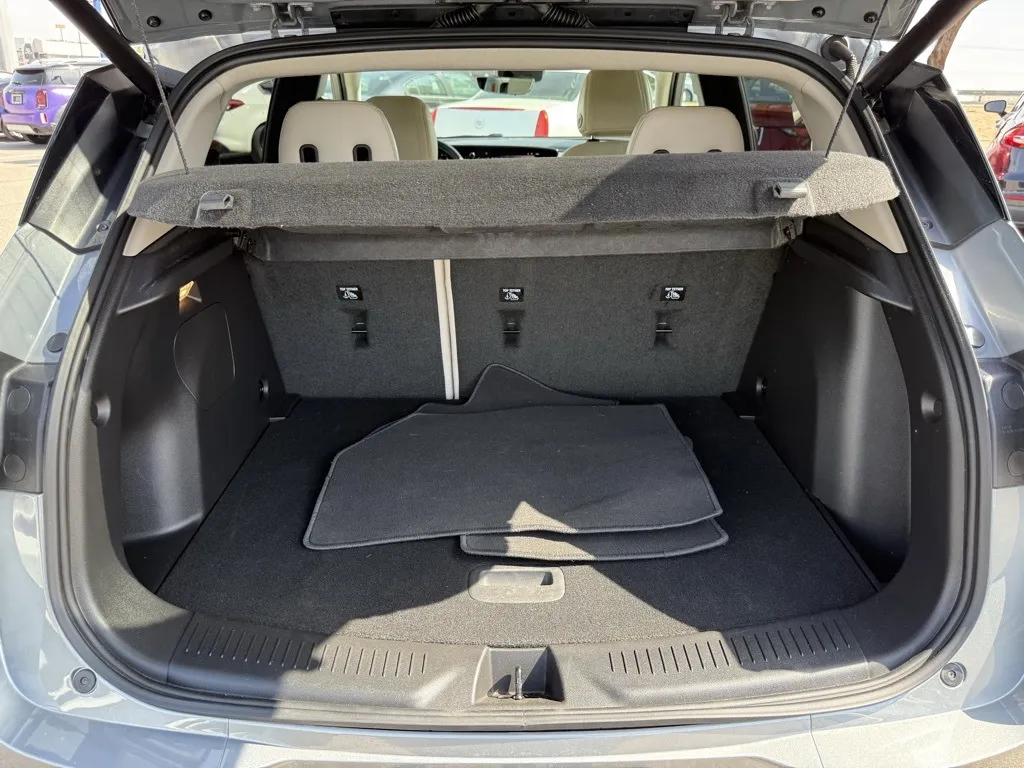2024 Buick Encore GX Avenir photo 9