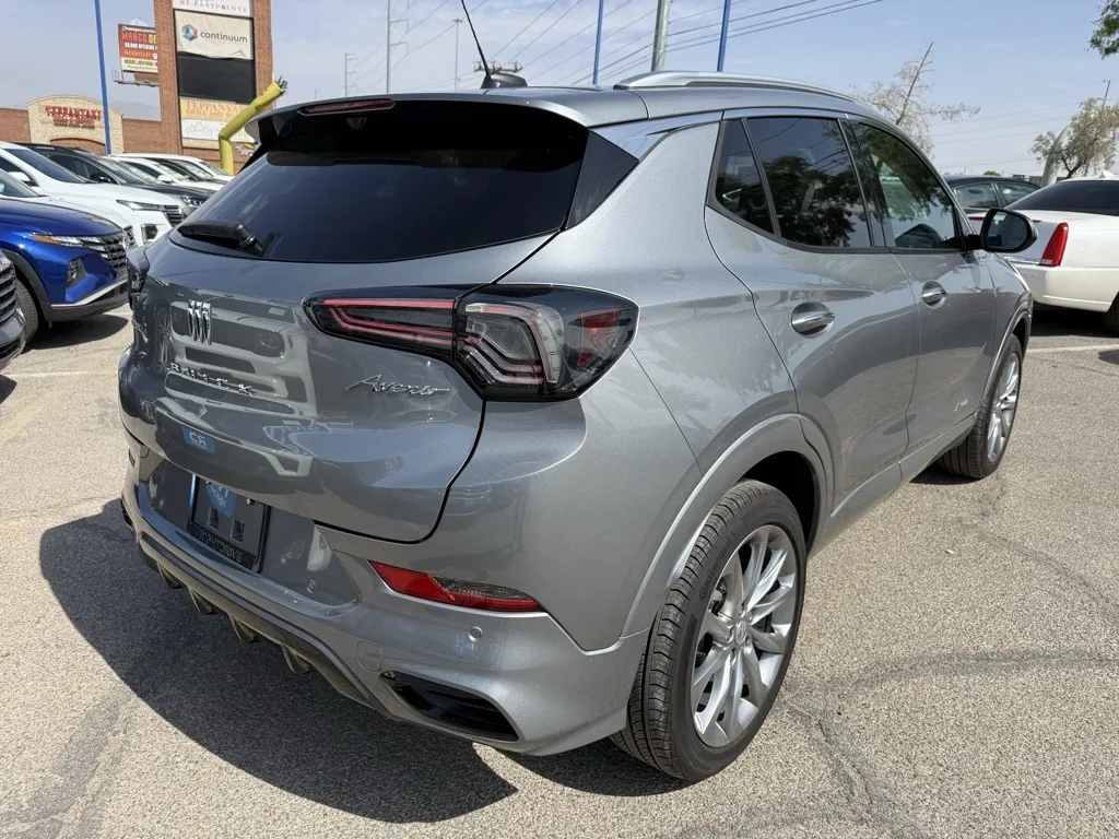 2024 Buick Encore GX Avenir photo 3
