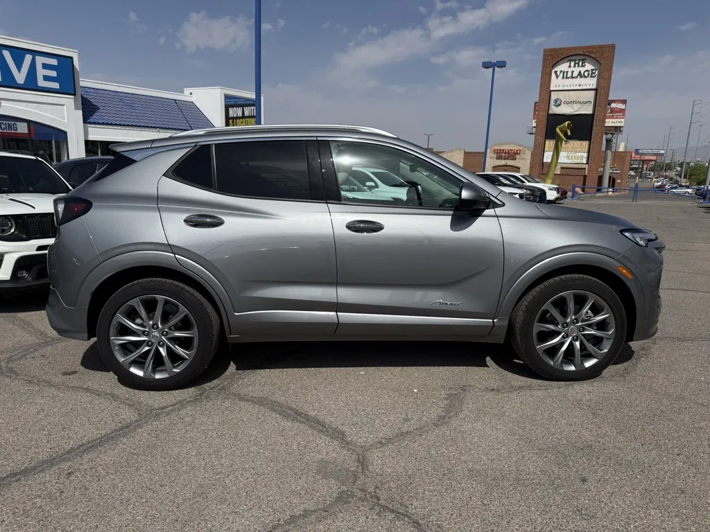 2024 Buick Encore GX Avenir photo 12