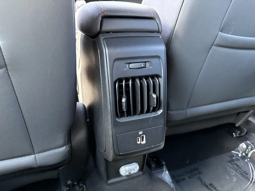 2024 Dodge Hornet GT photo 10