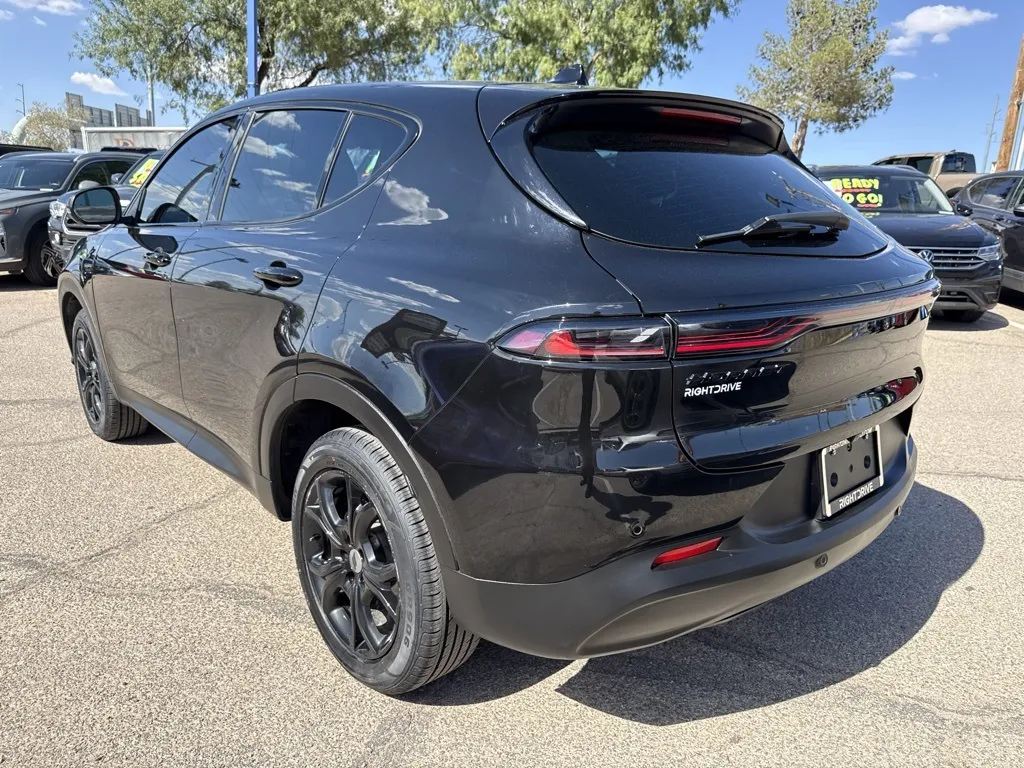 2024 Dodge Hornet GT photo 5