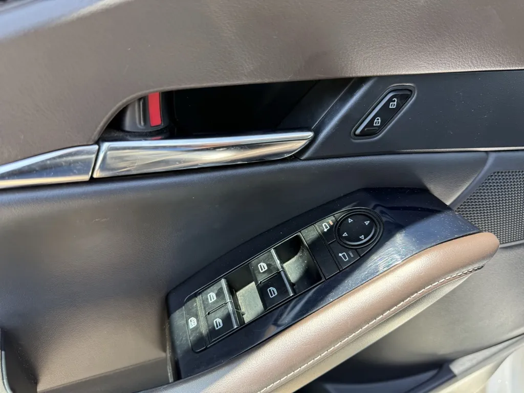 2023 Mazda CX-30 2.5 S Premium photo 4